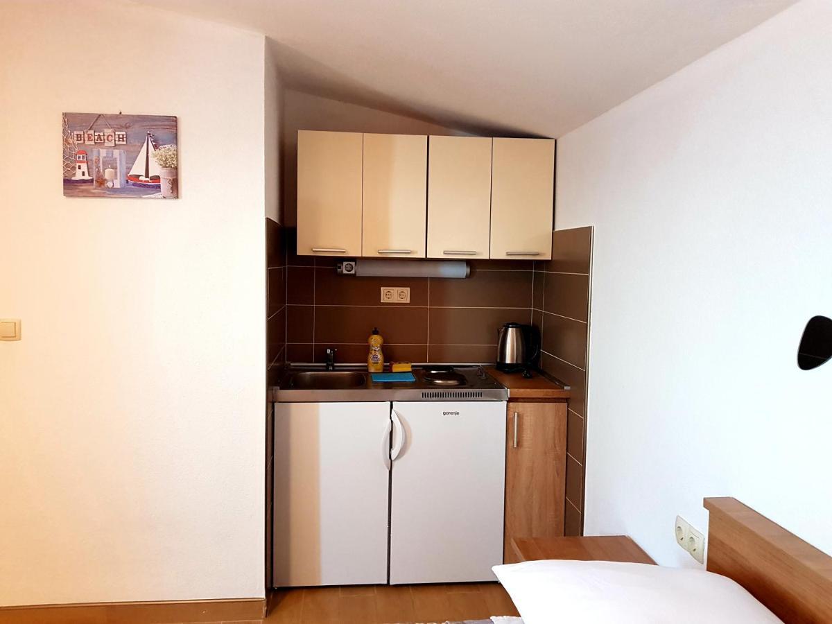 "Laurier" Rooms & Apartments Čelina Exterior foto